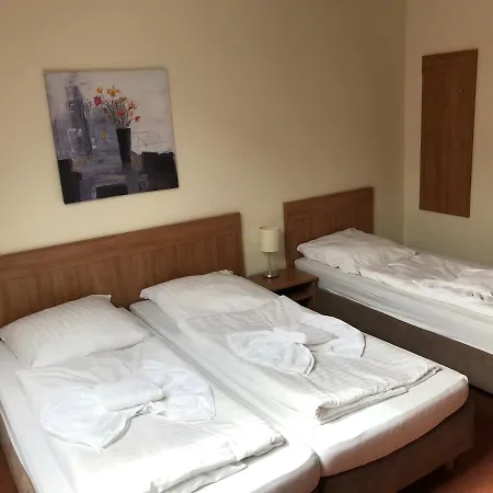 Otel Hennies Hannover 3*